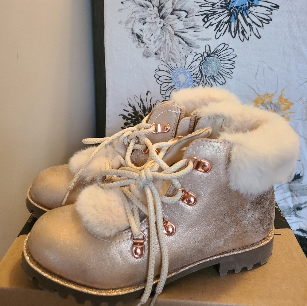 Like New Girls Boots